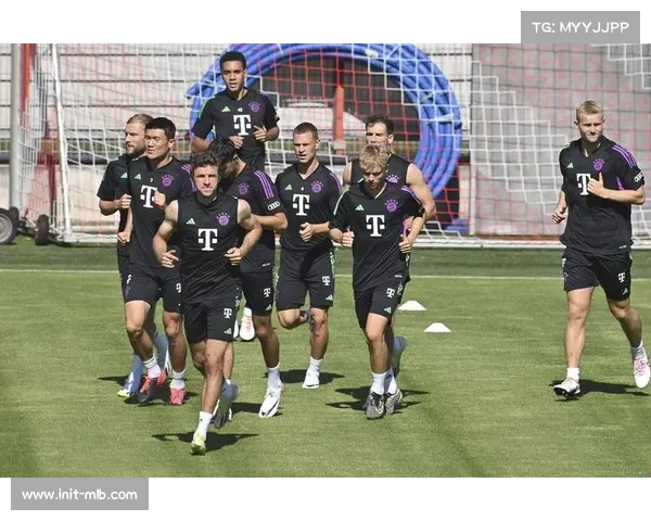 金玟哉染红下场十人拜仁稳守胜局，零封对手显防守韧性