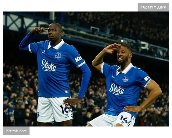 纽卡斯尔联3-0完胜埃弗顿，伊萨克连续五轮取得进球。